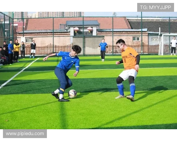 足球运动员的竞技状态保持与长期表现提升