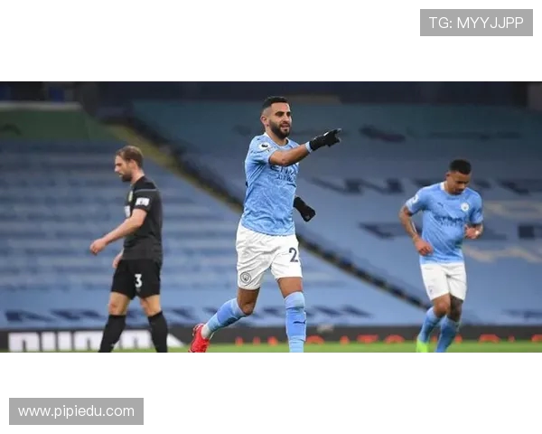 英超球员多久理一次发型?赛场造型趋势揭秘 英超球员多久理一次发型?赛场造型趋势揭秘